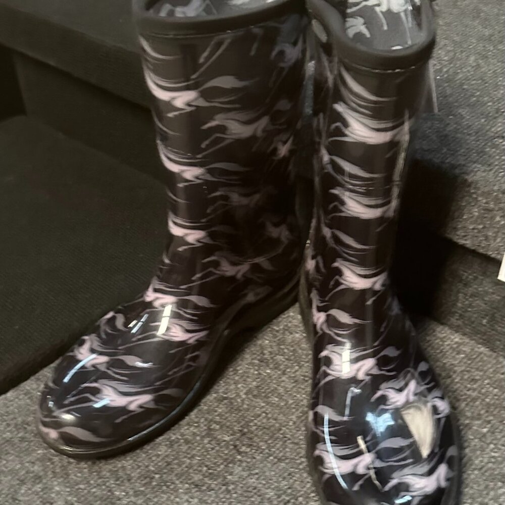Sloggers, Rain & Garden Boots (Compare $50) Women's Horse Black Made in the USA